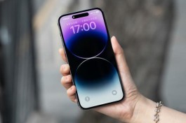 iPhone 14边充边玩会伤电池吗？