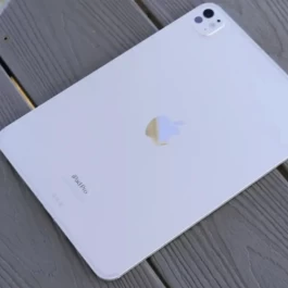 苹果还藏着10款新产品！iPhone 17e、M5 iPad Pro都要来了