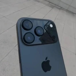 "iPhone 13PM vs 17PM：性能差70%！屏幕亮2倍、电池多600mAh，钉子户换不换？