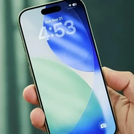 2025最值得买的高端手机，苹果安卓全面开战，第一款性价比最高