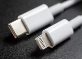 iPhone15将被强制使用USB-C充电接口，强如苹果也要低头啊！